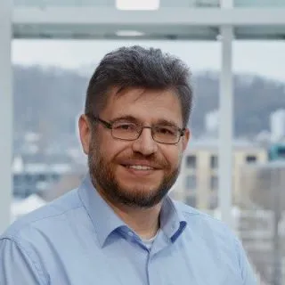 Güven Manay